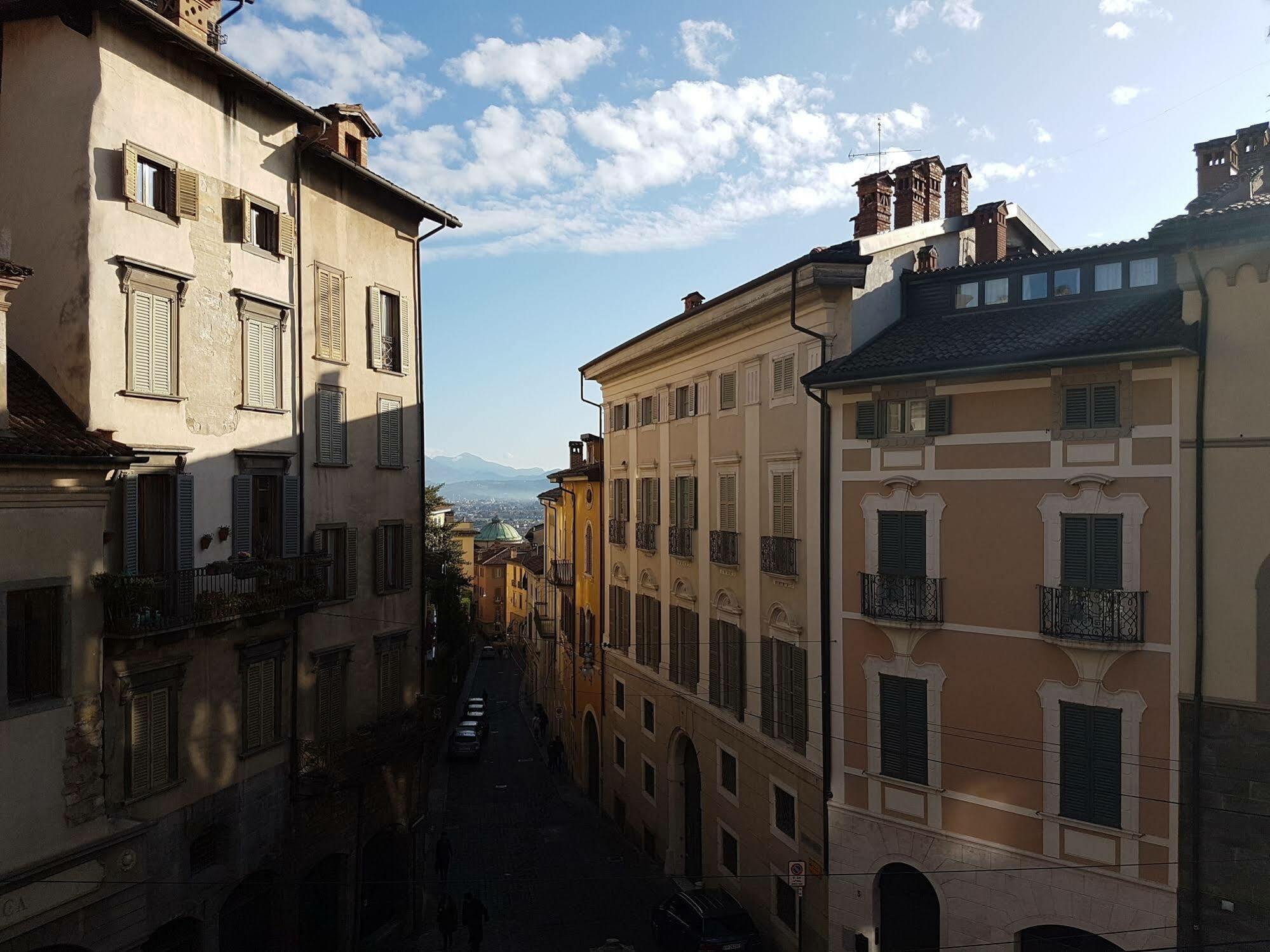 Uptown B'N'B Hotel Bergamo Exterior foto